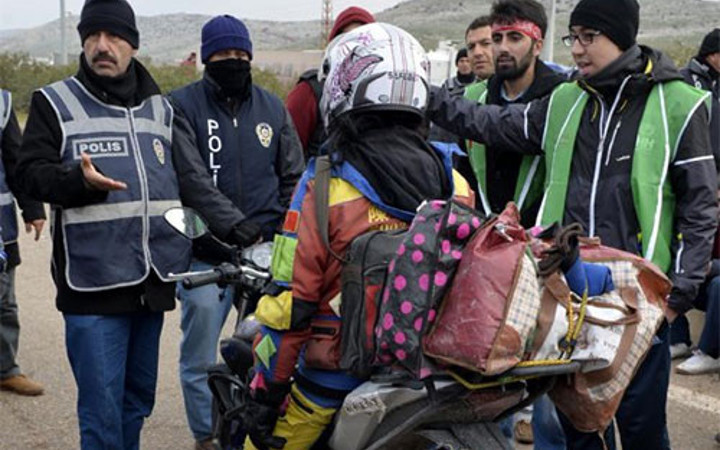 Çinli turist ile polis arasında güldüren diyalog