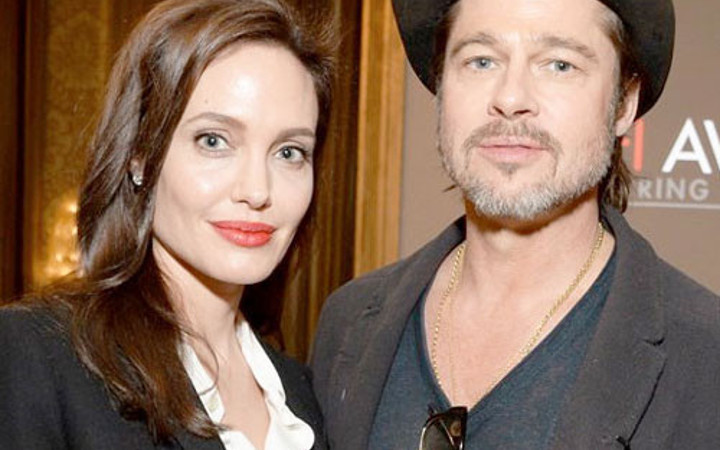 Angelina Jolie Brad Pitt'i yaylım ateşine tuttu!