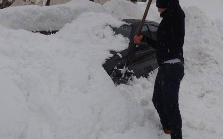 Bitlis'te yoğun kar 210 köy yolu kapandı