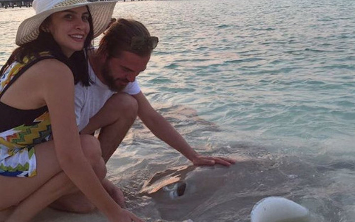 Engin Altan Düzyatan'dan Neslişah Alkoçlar'a büyük jest