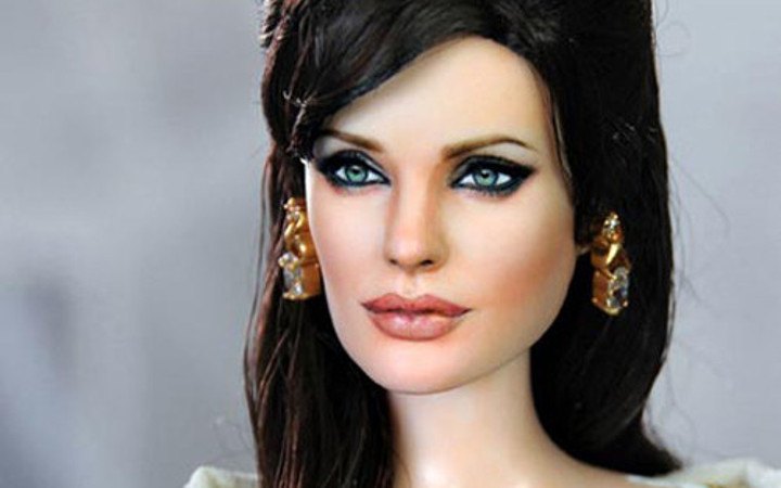 Ünlülerin inanılmaz oyuncak bebekleri