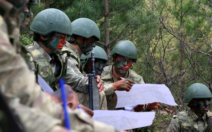 Komandolar nefes kesti! Düşman hattına böyle sızdılar