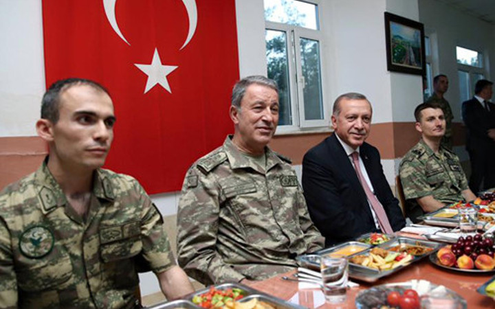 Cumhurbaşkanı Erdoğan, askerle iftar yaptı