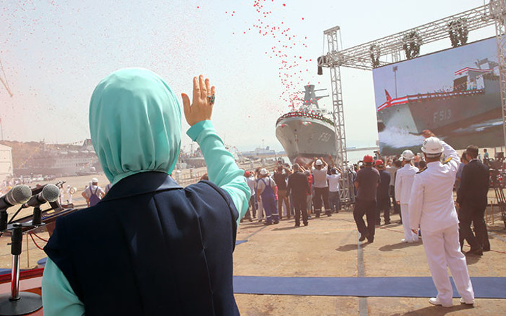 İstanbul'da tarihi an! Milli savaş gemisi Burgazada denize indirildi!