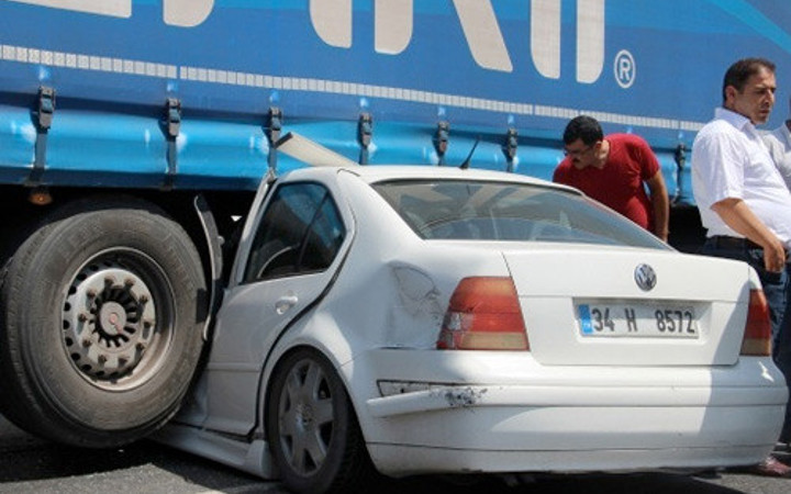 Kağıthane TEM'de inanılmaz kaza