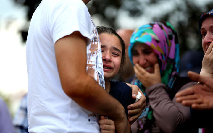 Adli Tıp'ın önü feryat figan! Gözyaşları sel oldu