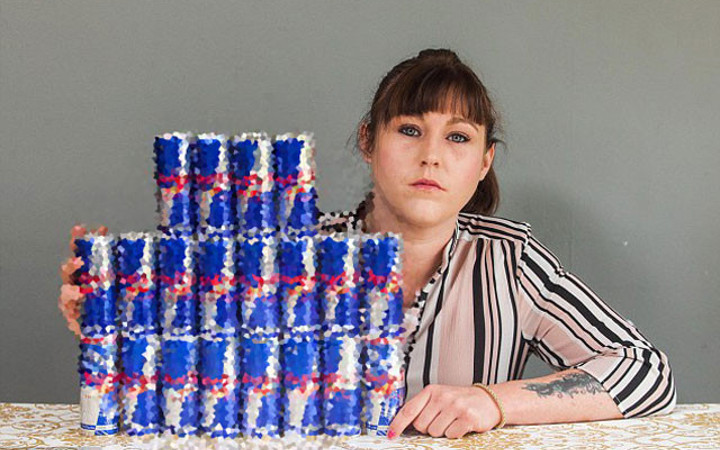 4 yıl boyunca günde 20 kutu enerji içeceği... Sonuç felaket!