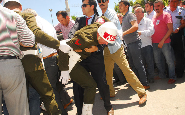 Şehit cenazesinde akılalmaz olay! Her şey bir anda oldu
