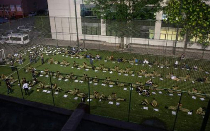 Muhafız Alayı böyle gözaltına alındı