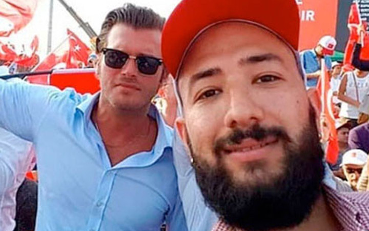 Demokrasi nöbetini fırsata çeviren adam