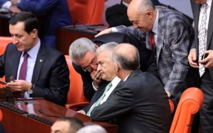 Başbakan konuşurken ihbar geldi! Meclisin kapıları kapatıldı