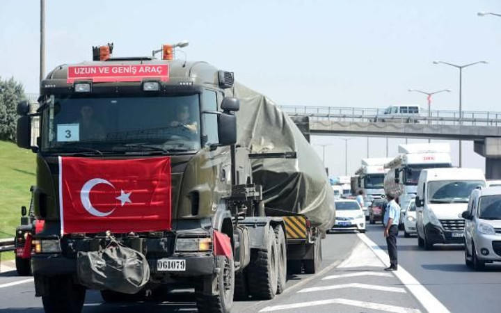 Askeri birllikler taşınıyor! Tanklar yola çıktı