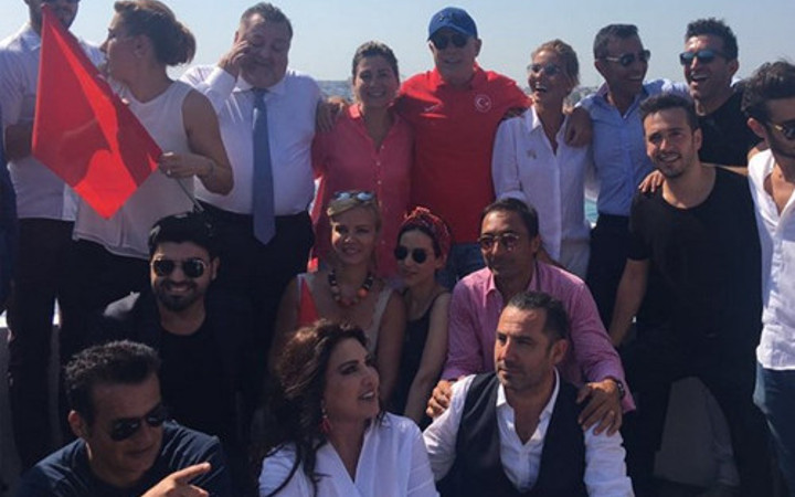 Yenikapı Demokrasi Mitingi'ne ünlüler akın etti!