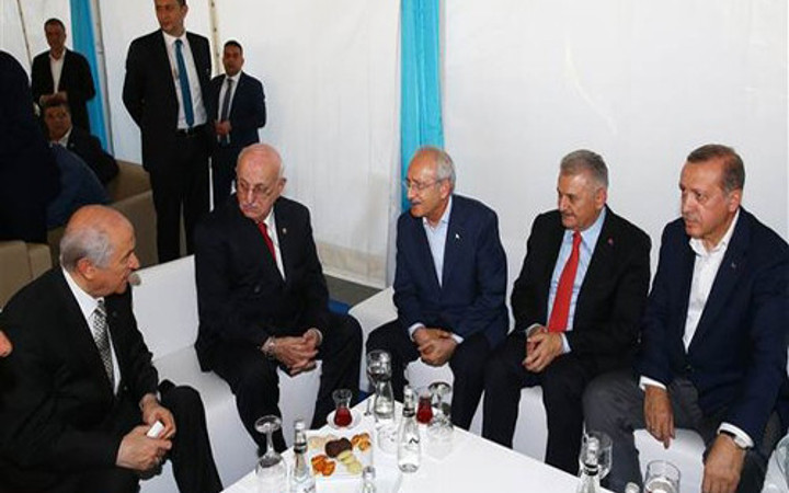 Miting öncesi sıcak görüntüler