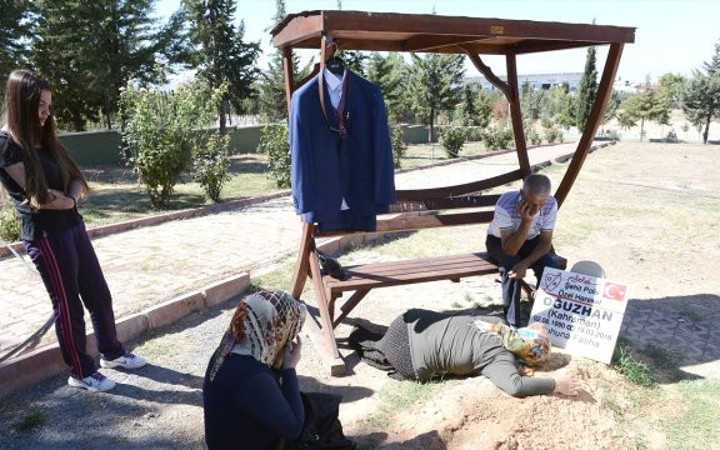 Günün en acı karesi! Şehit annesi yürekleri dağladı