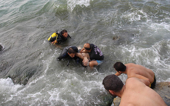 Samsun'da facia! Azgın dalgalar 3 kardeşi yuttu