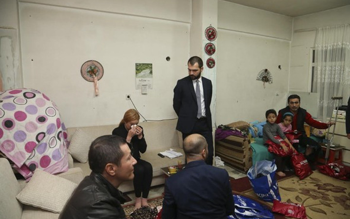 Hollywood yıldızı Sultanbeyli'de gözyaşlarına boğuldu!