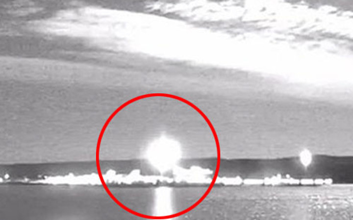 Bomba gibi patladı en büyük meteor düştü inanılmaz görüntüler!