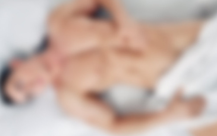 Ünlü sanatçıya çıplak santaj! Uyurken fotoğraflarını çekip...