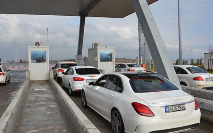 İndirimi duyan direksiyonu Osmangazi Köprüsü'ne kırdı