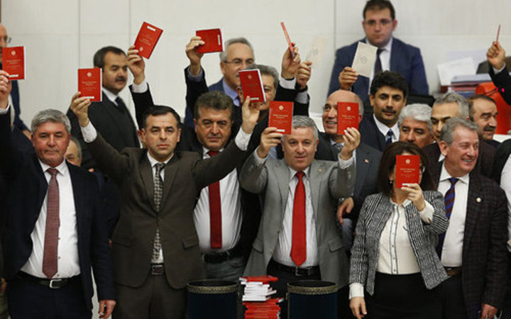 CHP'den Meclis'te yeni protesto