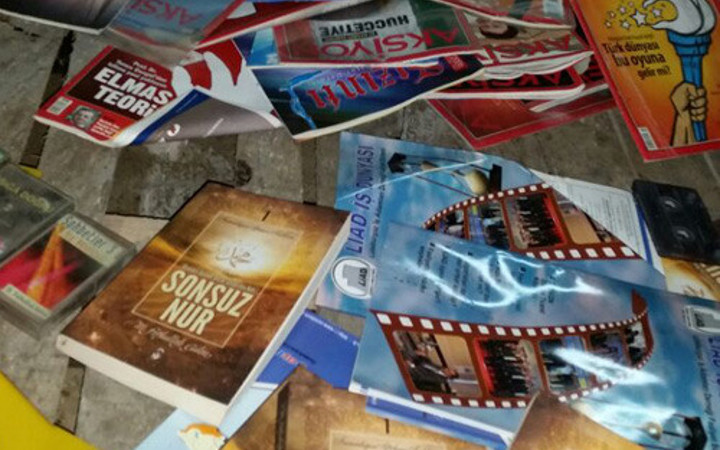 FETÖ tutuklusunun deposundan bakın ne çıktı!