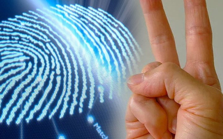 Dikkat! Fotoğraflarınızdan parmak iziniz çalınıyor olabilir