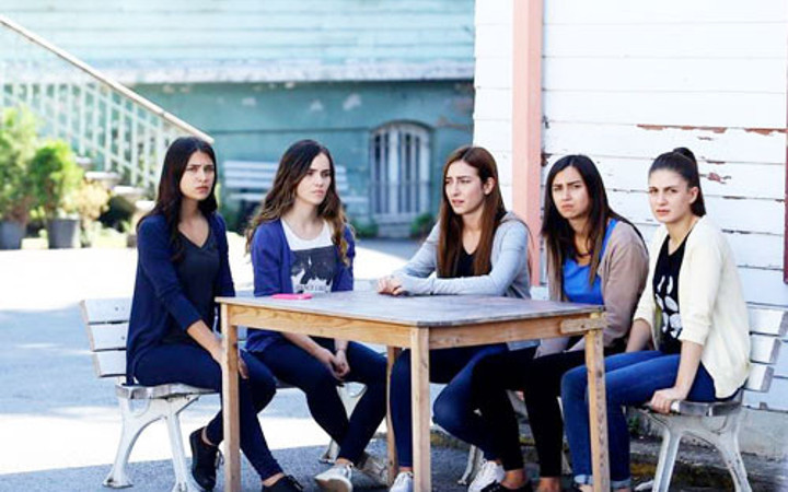 Kırgın Çiçeklerin yıldızı açıkladı "Yoğunluktan okulumu dondurdum"