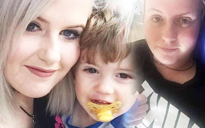 Diş fırçalarken yüz felci geçirdi!