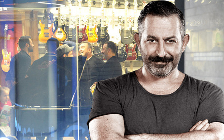 Cem Yılmaz'dan duygulandıran jest!