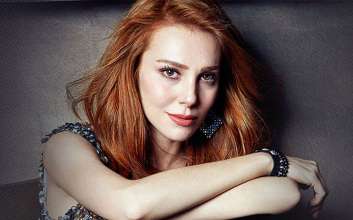 Elçin Sangu'dan kadınlara çağrı: Korkmayın!