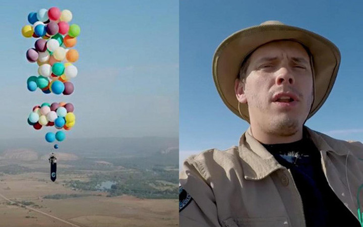 Uçan balonlarla gökyüzünde 25 kilometrelik yolculuk