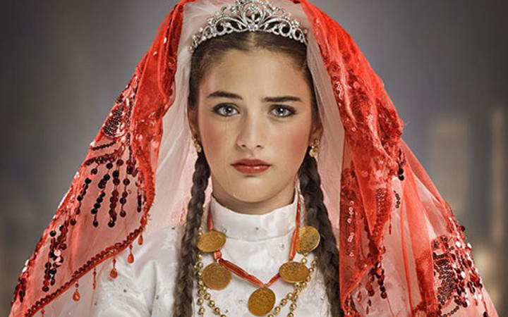 Ekranların Küçük Gelini'ydi Çağla Şimşek'in son haline bakın