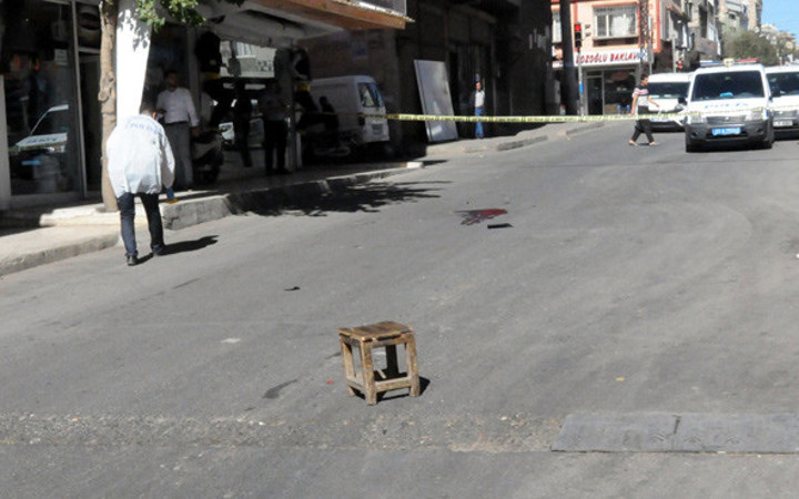 Boşandığı eşiyle ilişkisi olduğunu öğrenince