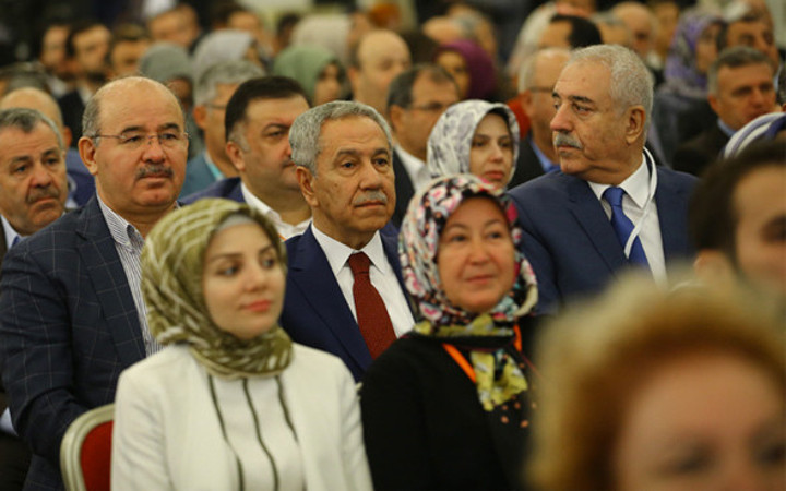 Bülent Arınç tekrar AK Parti toplantısında Erdoğan'dan yeşil ışık