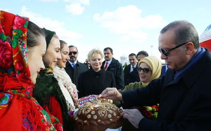 Erdoğan'a Ukrayna'da sürpriz karşılama! Ne ikram ettiler?