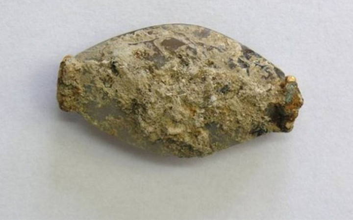 Ufak bir taş dedi ama temizleyince öyle bir şey çıktı ki 