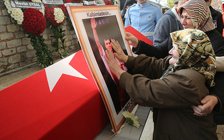 Naim Süleymanoğlu'nun annesi yürek yaktı!