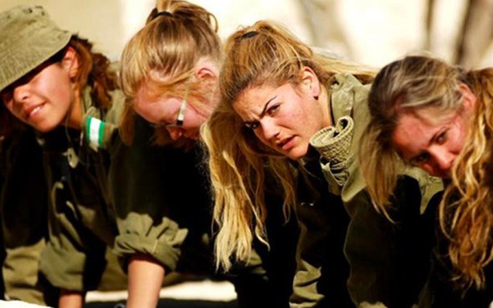 İsrail'in kadın askerleri güzellikleriyle rekor kırdı!