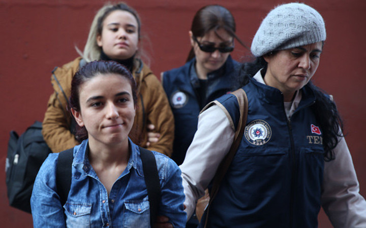 Üniversite öğrencilerine eş zamanlı operasyon!