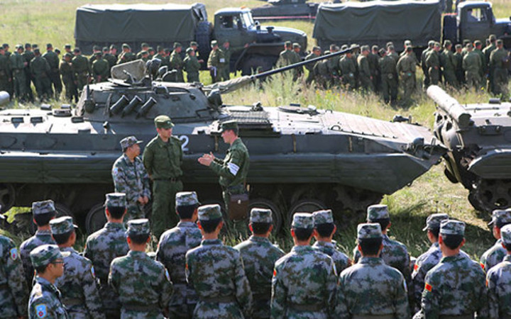 Rusya tatbikat yaptı üç ülkenin telefonu kesildi