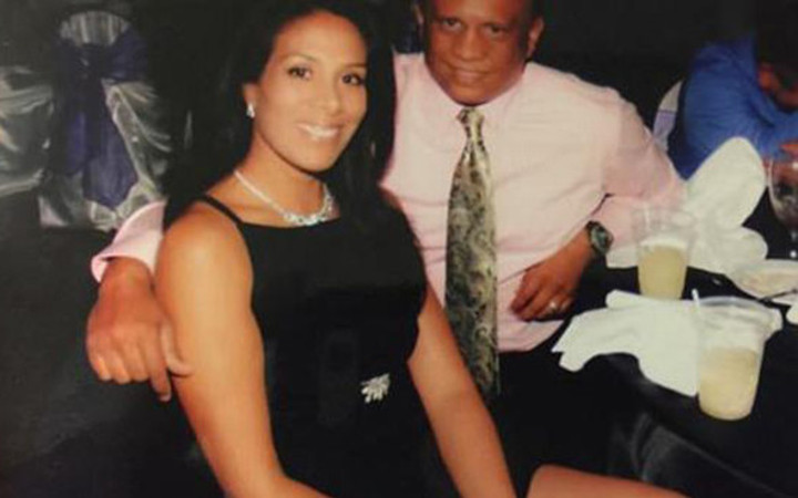 Karısından ölü taklidi yaparak kurtuldu