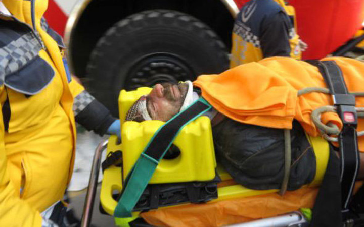 Kadıköy'de beton mikserinin borusu patladı: Yaralılar var