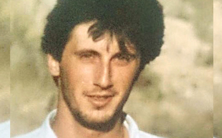 Fotoğraftaki çok ünlü siyasetçiyi tanıdınız mı?