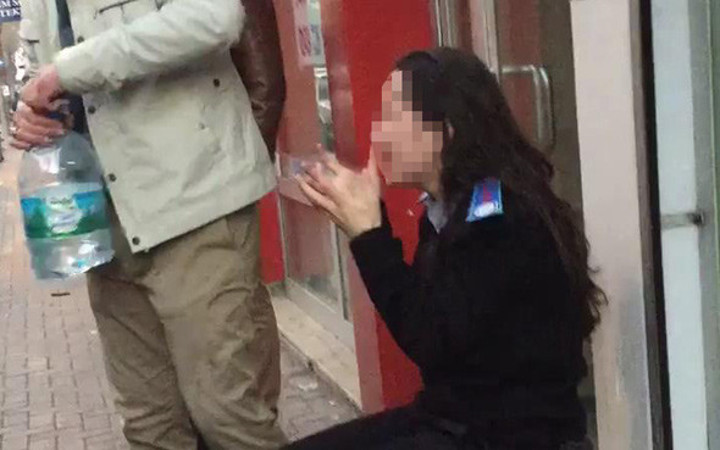 Genç kadının yüzüne tuz ruhu atan kişi bakın kim çıktı!