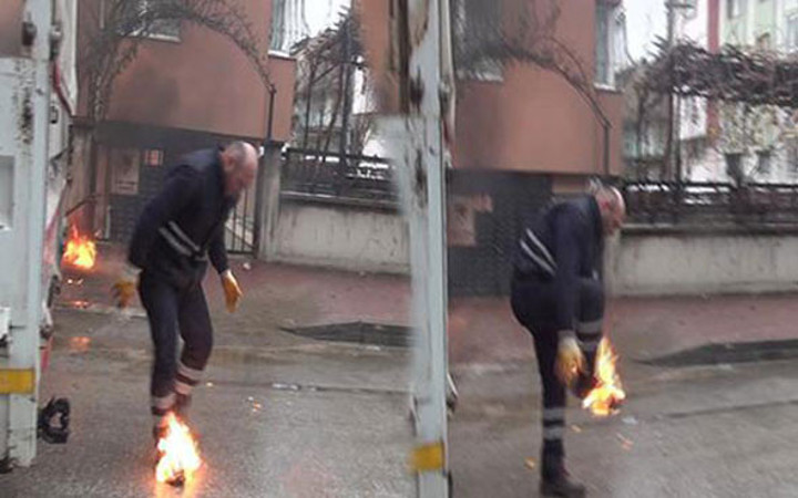 Asfalt yandı! İşçinin ayakkabısı alev aldı! Şok görüntüler...