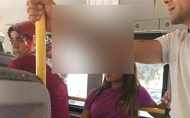 Kolunu görünce bir anda bastı kahkahayı