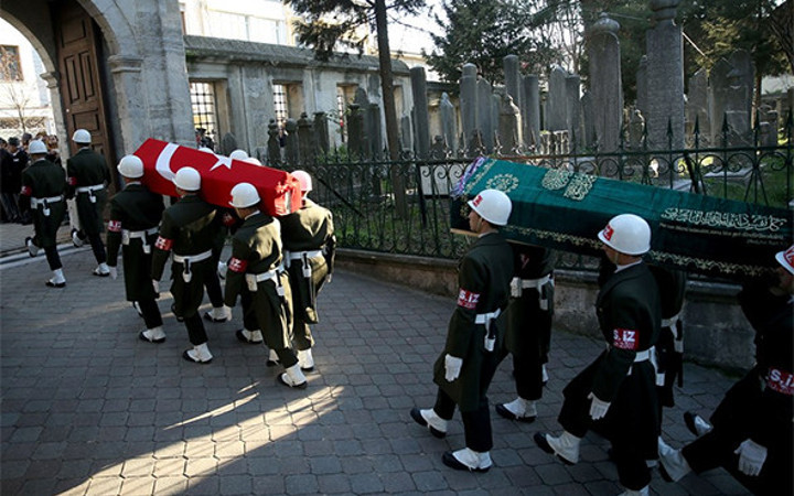 'Ayla' yetim kaldı: Son yolculuğa birlikte uğurlandılar!