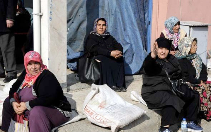 Fıstıkçı Beşir Antep'i yaktı! 2 gündür kapısında yatıyorlar