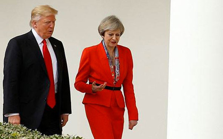 Trump, May'e çiçek göndermek istedi!